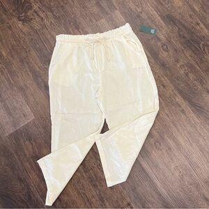 Women’s - Drawstring Capri Pants